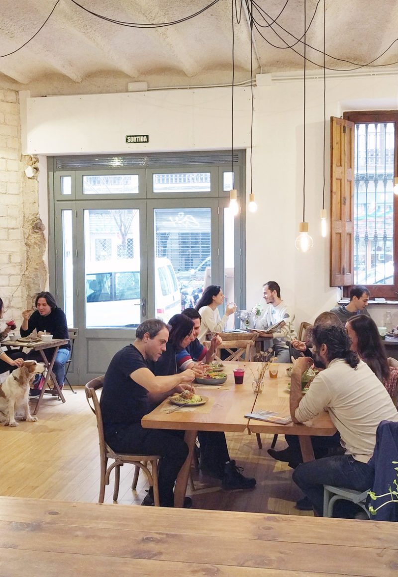 Lunch time at Petit Brot in the Raval neighborhood of Barcelona. / Petit Brot