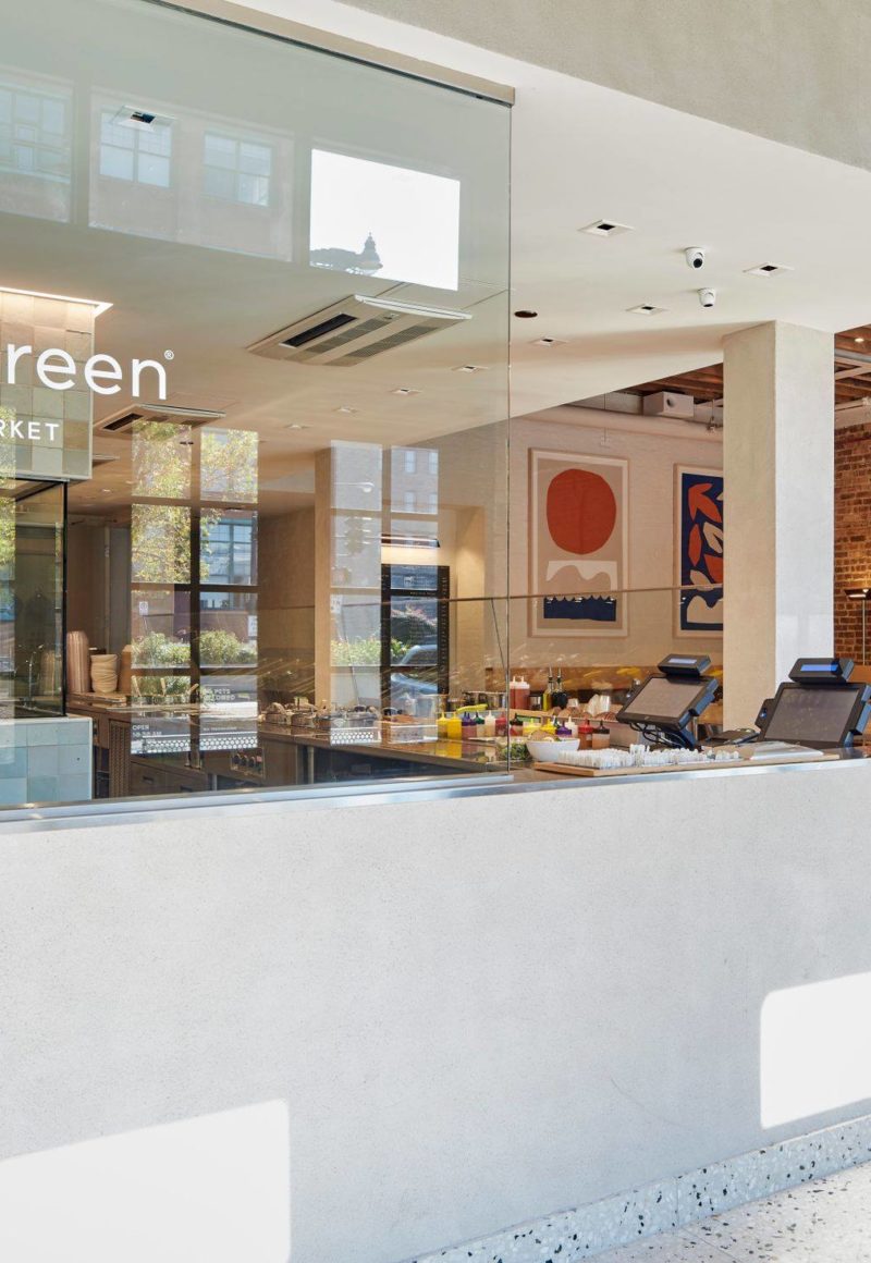 Popular — and growing — chain Sweetgreen operates cash-free. / <a href='https://www.facebook.com/sweetgreen/photos/a.461322073560.244966.85461563560/10156572669943561/?type=3&theater'>Sweetgreen Facebook</a>