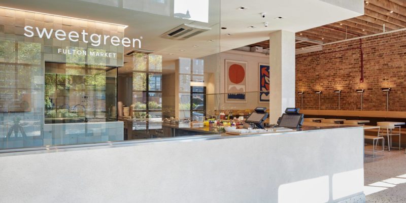 Popular — and growing — chain Sweetgreen operates cash-free. / <a href='https://www.facebook.com/sweetgreen/photos/a.461322073560.244966.85461563560/10156572669943561/?type=3&theater'>Sweetgreen Facebook</a>