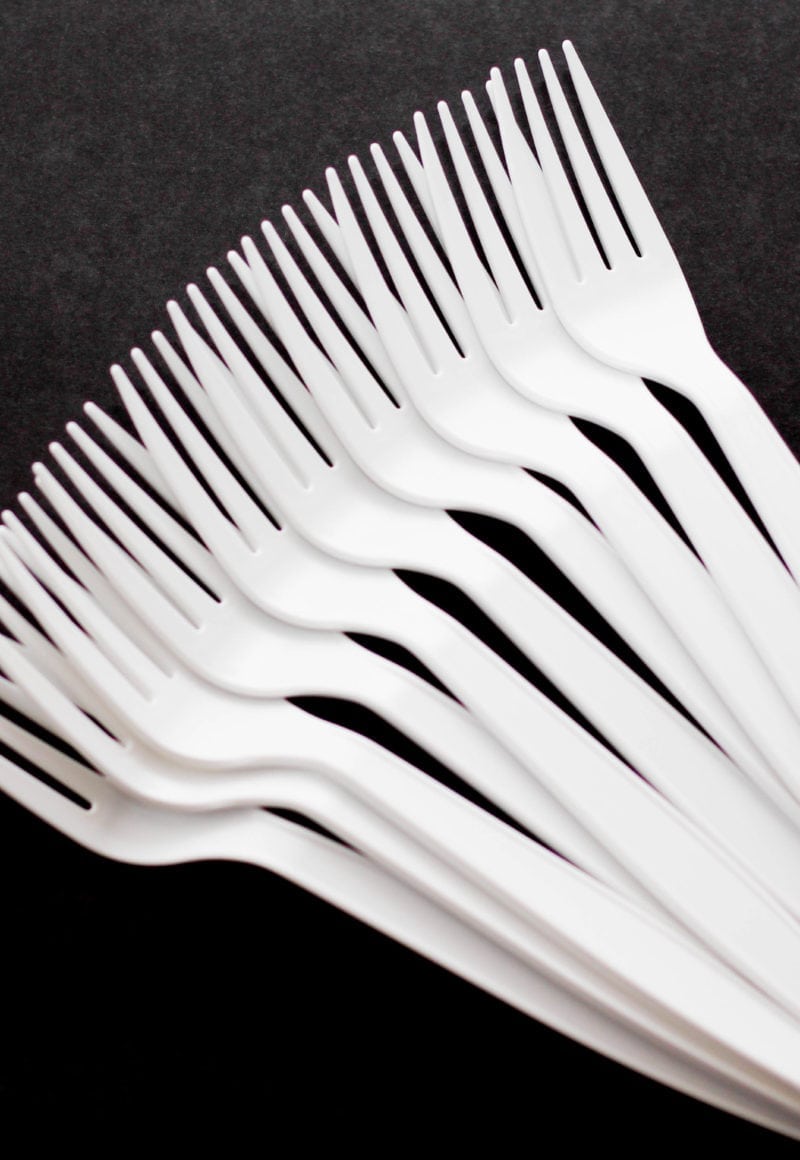 Seattle has banned the use of plastic utensils at restaurants. - Marco Verch / <a href='https://www.flickr.com/photos/149561324@N03/38669059586/in/photolist-21V43cU-4o3DYk-6349d9-93Zrtv-MQ94U-azQUMT-5R3kki-8t8Pyp-J7dkR-8hKU5c-dTdkJp-4ojo5p-25QGfJB-8kXgSs-6YcmKd-4dnQ5Z-dSxo7H-J7dkT-gBhQkG-8kXrev-DdPyKq-qsm6nX-67nYS7-aLv1QX-AGytC-iiA9S-5kU6Ur-a3zgWB-9nneKe-8BfVHu-6cYXeK-bs4xDr-64nntZ-Bt4x2-chRW4E-9nneXH-qsm5Lr-69CiD4-59Z48q-8MKt9o-eA4kMA-5XjfMF-frjJLG-24PMfKc-bihnte-cN43TC-nv3edk-cf4snG-2TEHRr-cf4rR1'>Flickr</a>