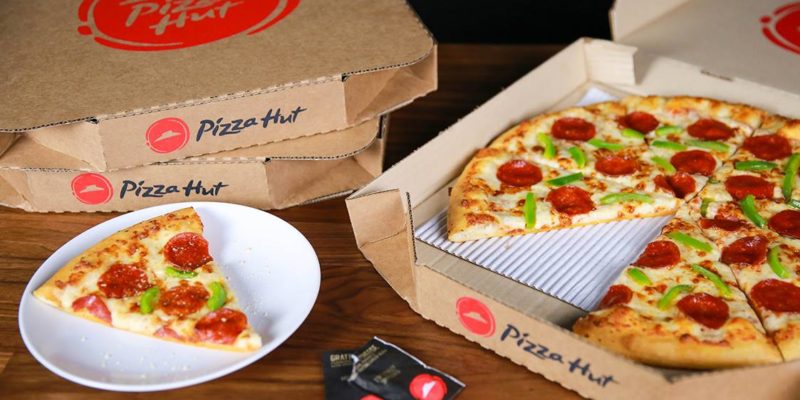 Pizza Hut's sales are dragging. / <a href='https://www.facebook.com/pizzahutus/photos/a.423403992414.204101.6053772414/10155946105357415/?type=3&theater'>Pizza Hut Facebook</a>